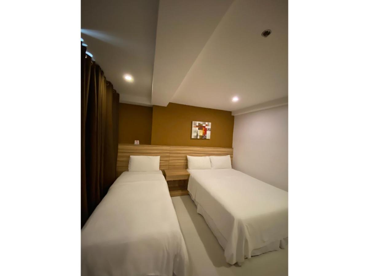 Capital O 820 Guijo Suites Makati Manila Exterior foto