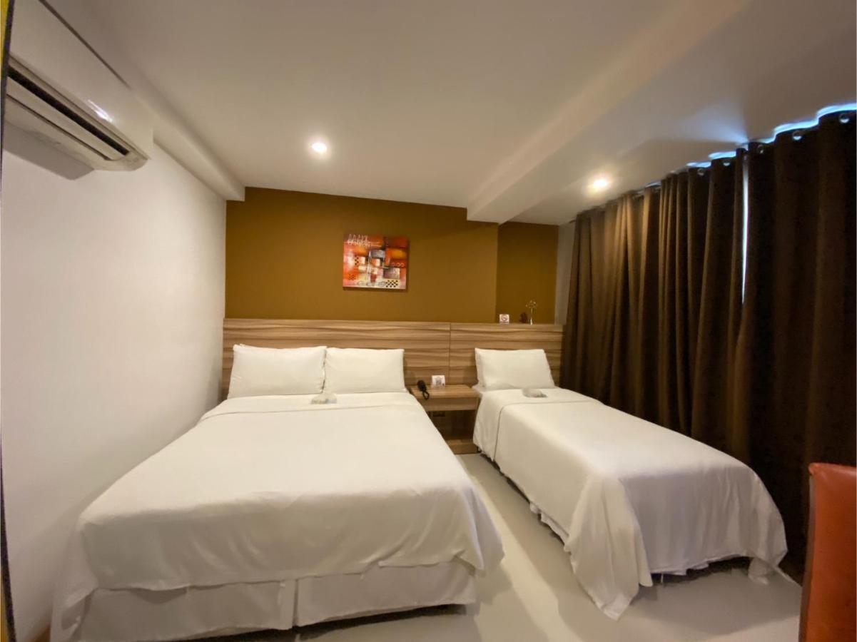 Capital O 820 Guijo Suites Makati Manila Exterior foto